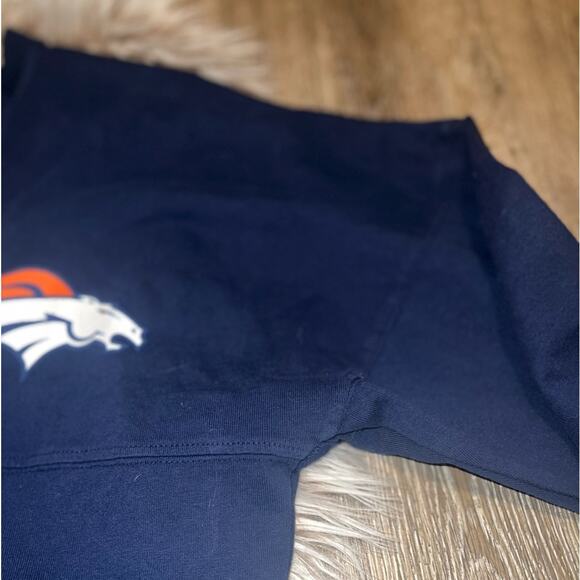 Fantastic NFL Denver Broncos Pro line women’s blue sweater - Picture 2 of 8